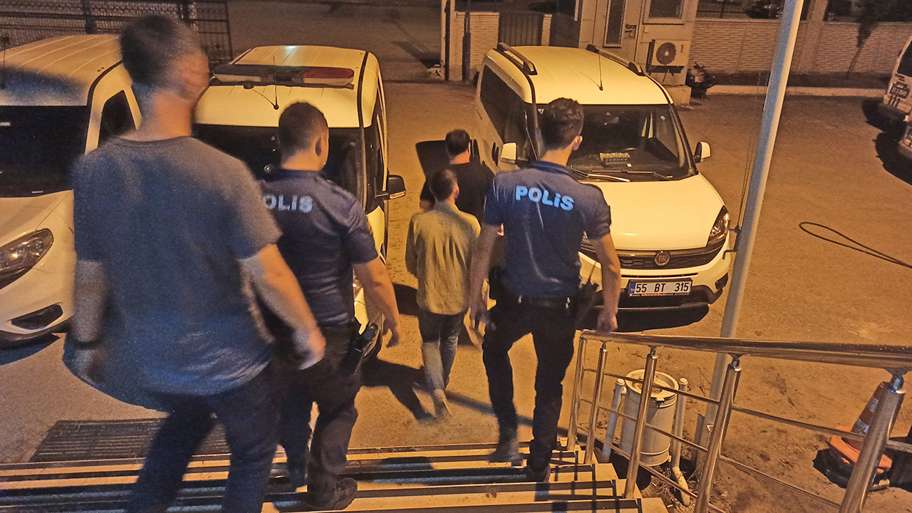 Yedikleri dondurmanın parasını isteyen dondurmacıya tüfekle ateş açtı